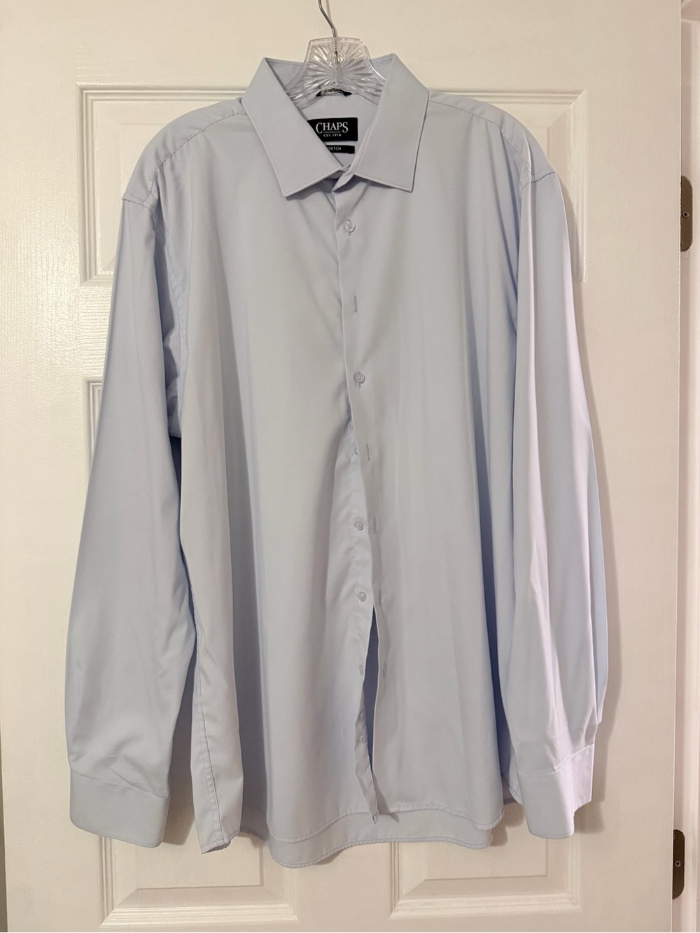 Chaps Men's Pale Blue Long-Sleeve Dress Shirt